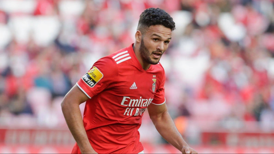 PSG close to Portuguese striker