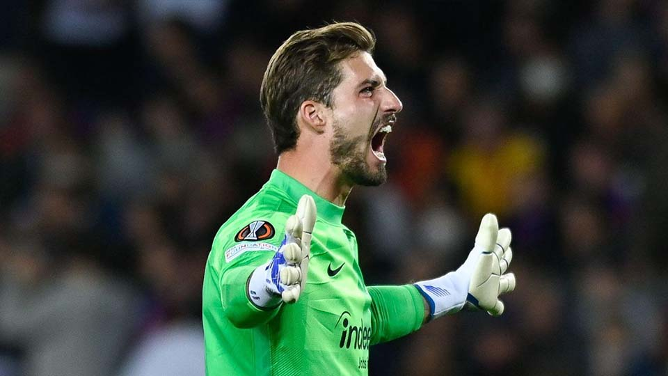 How Kevin Trapp compares to David De Gea